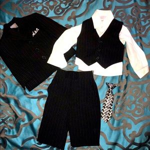 Tots Fifth Avenue 7 Piece Pinstripe Suit Size 6 Months